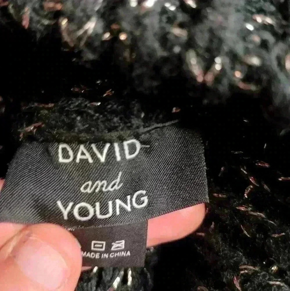 Lady's David & young beanie (#409) - Picture 4 of 4